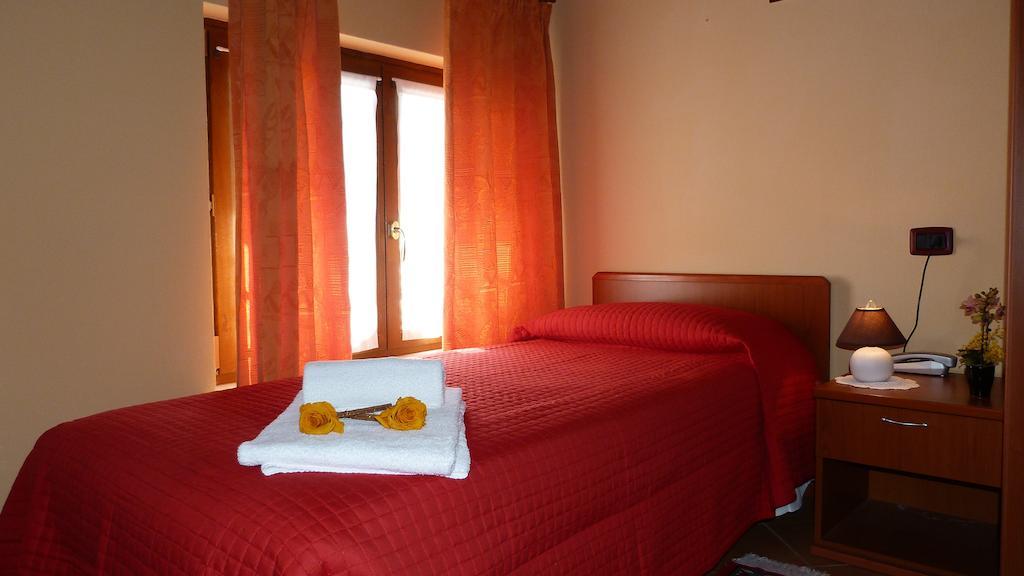 Agriturismo Ai Due Volti Dossobuono Room photo